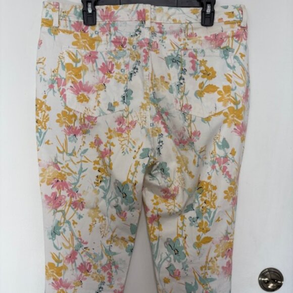 CHARTER CLUB BRISTOL CAPRI. MULTI-COLLOR FLORAL. LIKE NEW! SZ. 14 - Picture 4 of 4